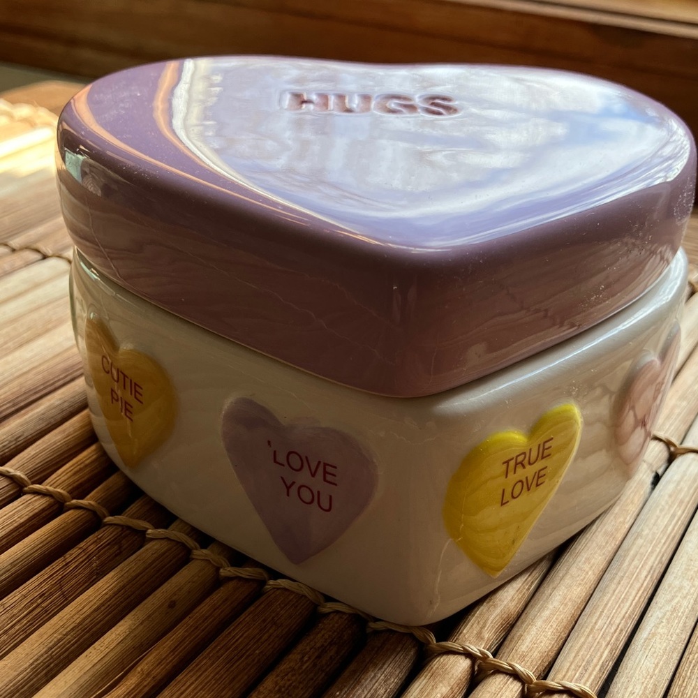 Lavender Heart Ceramic Bath Container - Picture 5 of 10